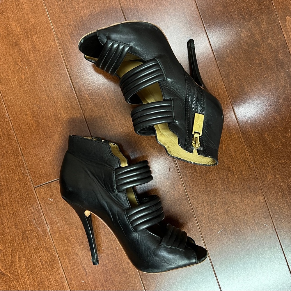 L.A.M.B. Black leather zip up open toe bootie heals size 7